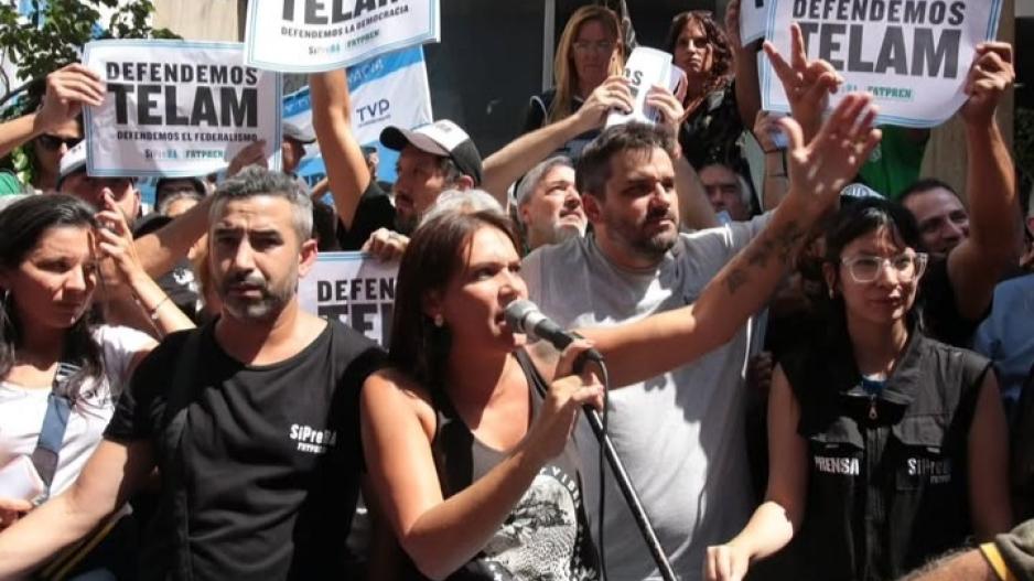 “Nuestro trabajo es estar en las calles peleando para que no recorten más derechos y se garantice el derecho a la información” “Nuestro trabajo es estar en las calles peleando para que no recorten más derechos y se garantice el derecho a la información”