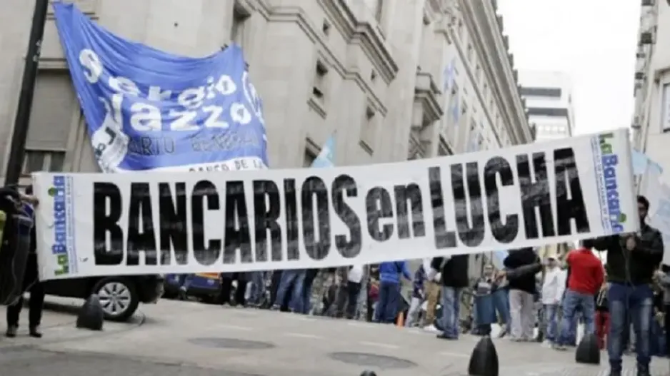 Paro en el Banco Central: bancarios frenan la logística de dinero y advierten por despidos