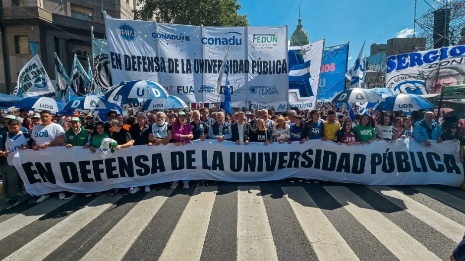 Científicos y docentes salen a la calle: denuncian más de 40% de pérdida salarial y convocan a una jornada nacional Científicos y docentes salen a la calle: denuncian más de 40% de pérdida salarial y convocan a una jornada nacional