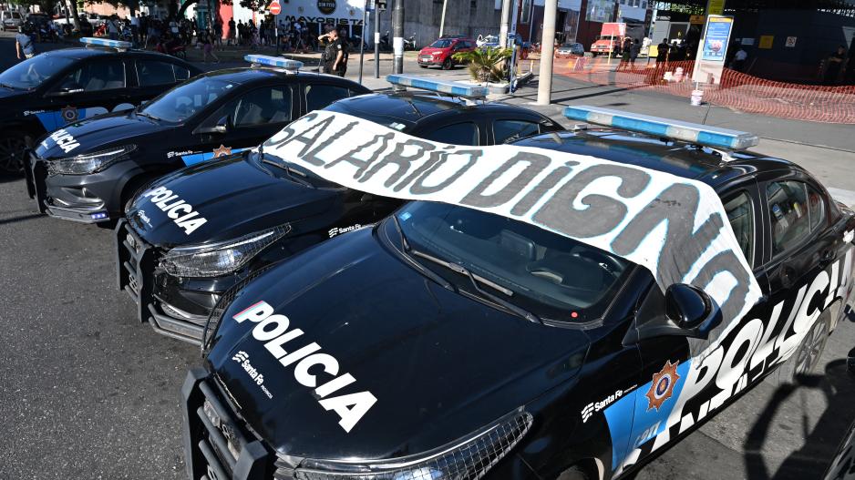 Crisis salarial en Seguridad: denuncian sueldos por debajo de $800 mil y reclaman urgente recomposición Crisis salarial en Seguridad: denuncian sueldos por debajo de $800 mil y reclaman urgente recomposición