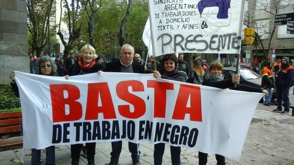 bajo en negro sigue creciendo y ya afecta a 9 millones de personas en argentina
